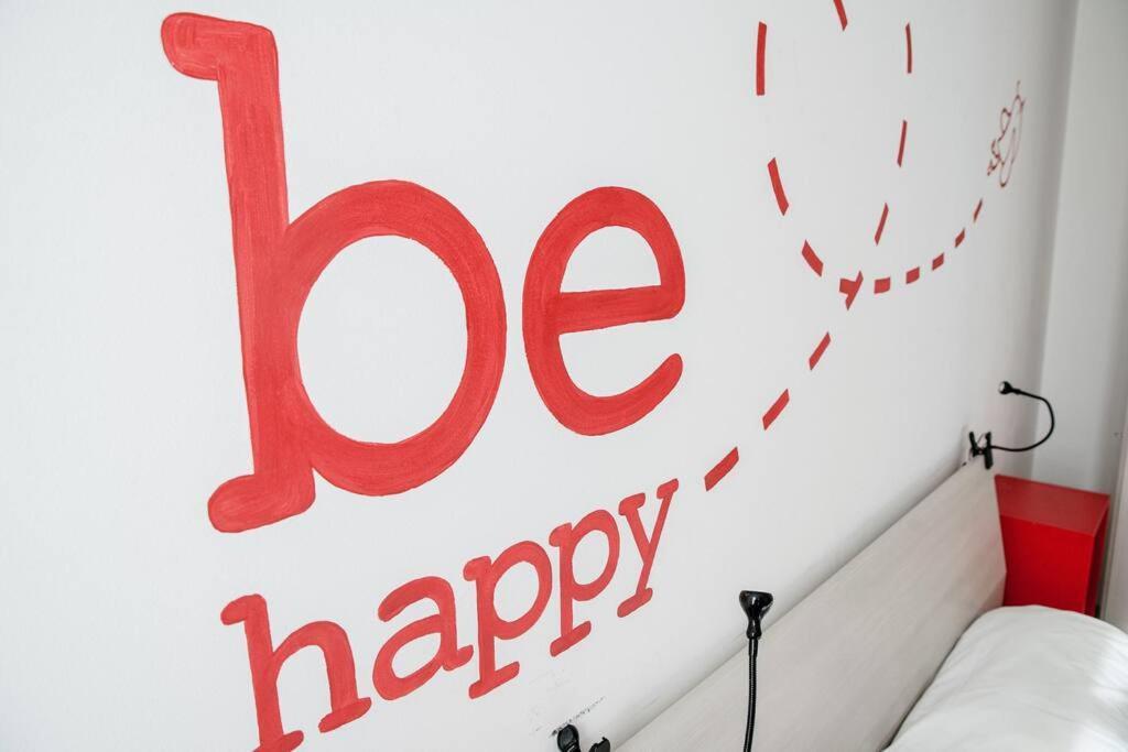 Be Happy - The House Of Travelers Apartamento Como Exterior foto